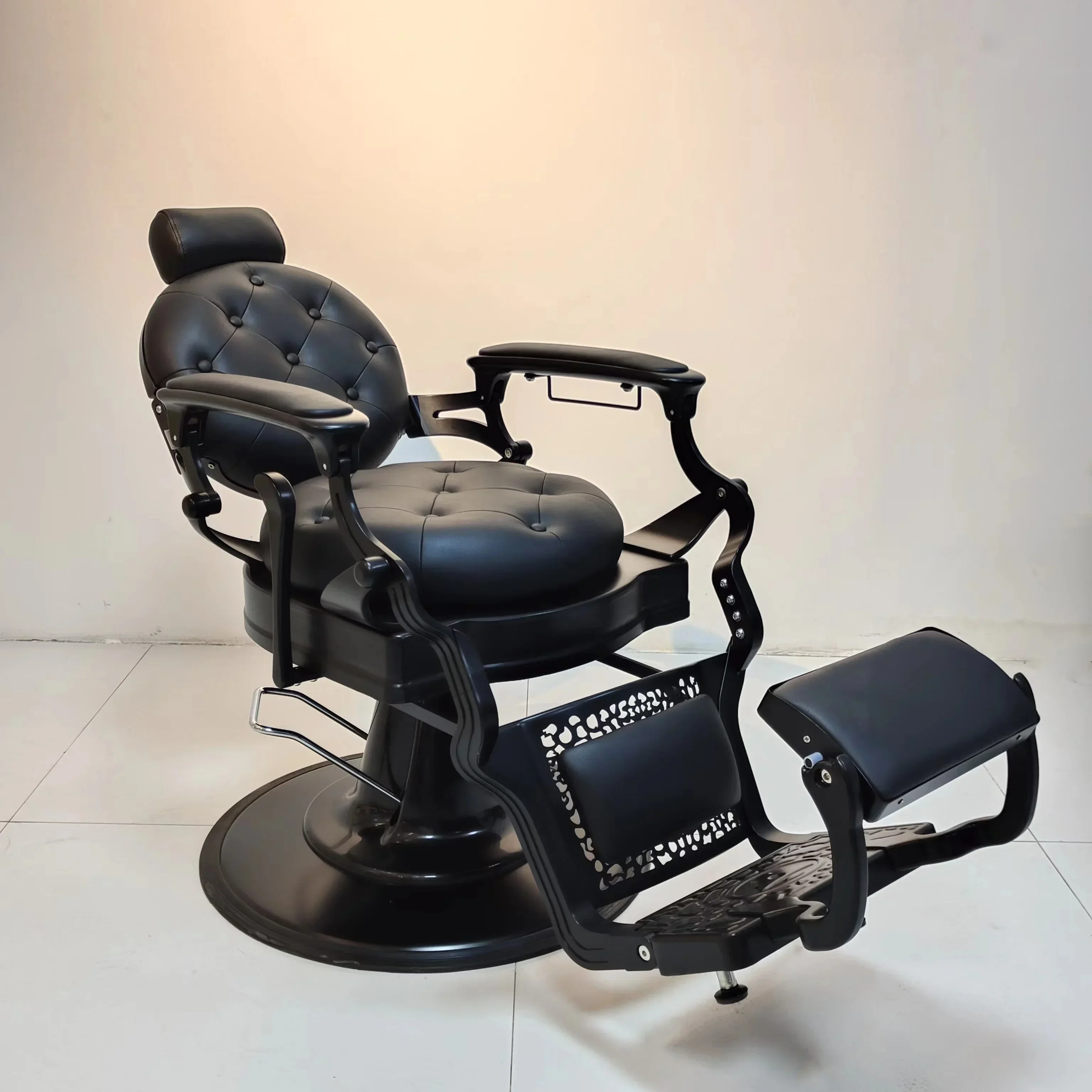 

Wholesale Prsofesional Men All Black Barber Chair Frame Takara Belmont Hairdressing Barber Chairs