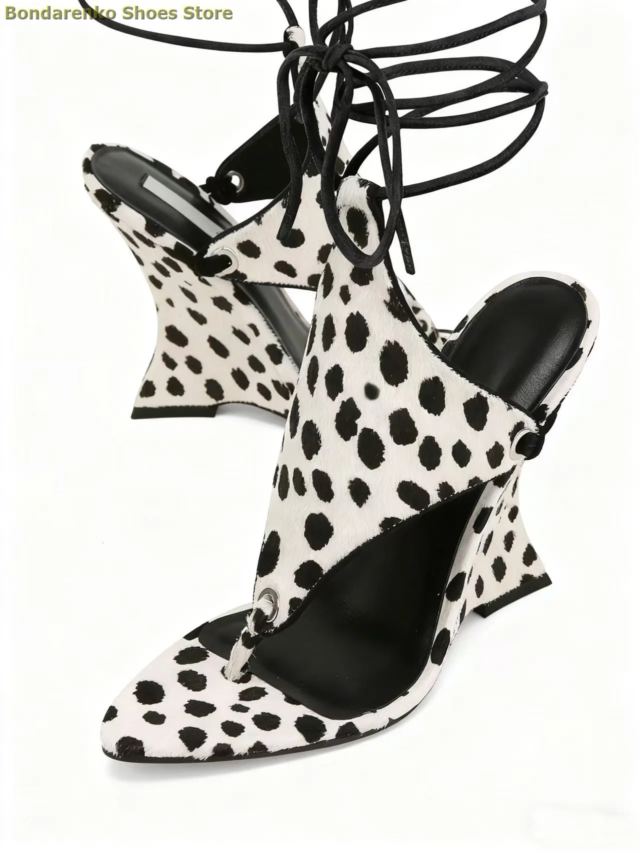 

Женские замшевые сандалии на танкетке с Т-образным ремешком и шнуровкой, модель 2026 Strange Style, летние, коричневые, черные, с открытым носком, в стиле флок, для подиума