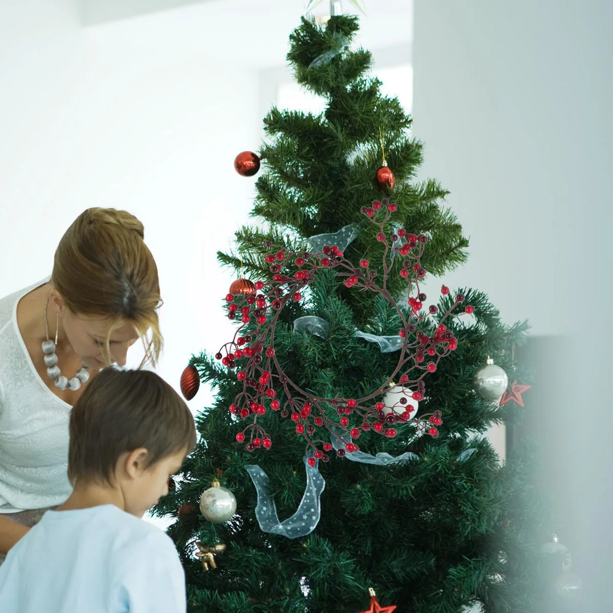 

Simulation Red Berries Pine Cone Wreath Artificial Rattan Green Leaves Christmas Holiday Door Festive Party Decoration Garland