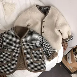 Bambino bambino 2023 autunno e inverno addensato caldo morbido cappotto solido per ragazzi e ragazze indossano cappotto in stile coreano