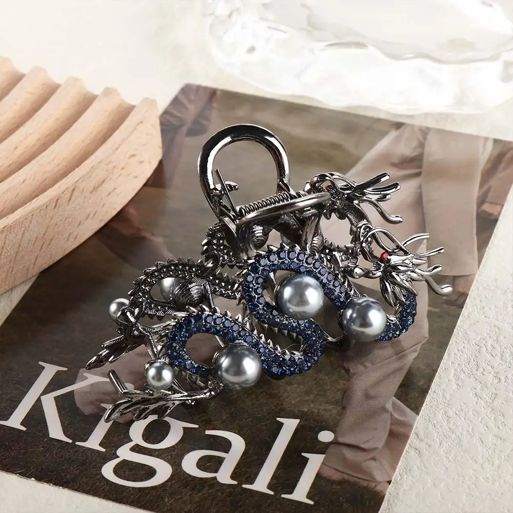 Рисунок 4 - Заколка для волос со знаком зодиака дракона