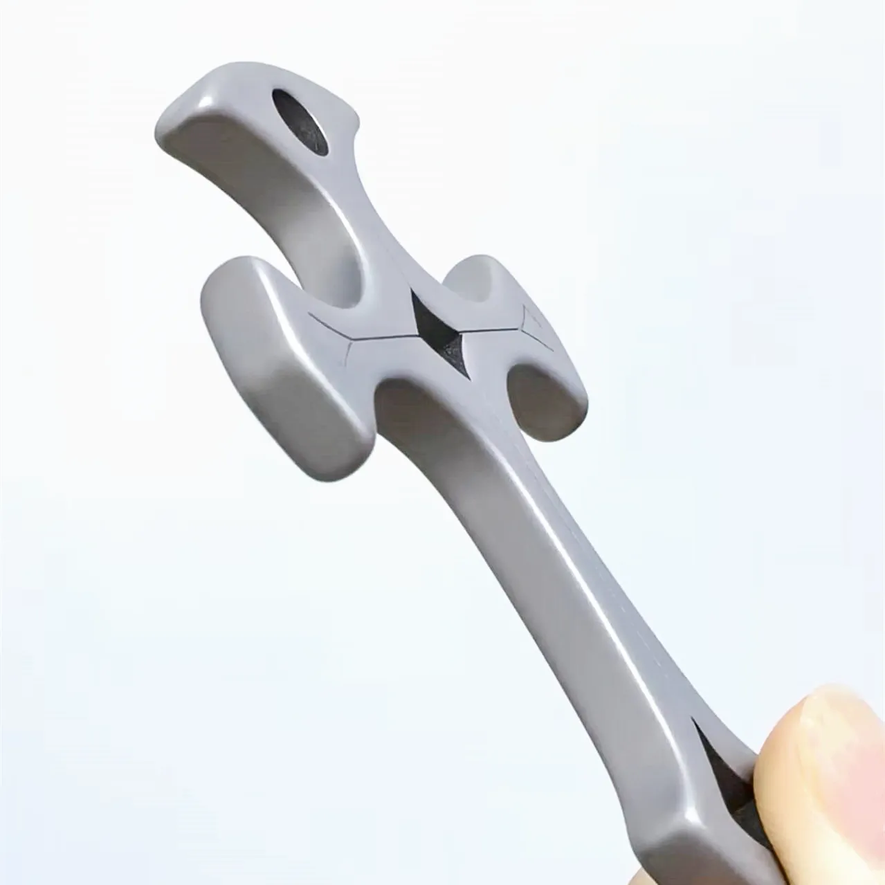 Self Defense Equipment Security Protection Safety Gadget Personal Defense Titanium Cross Pendant Outdoor EDC Tool