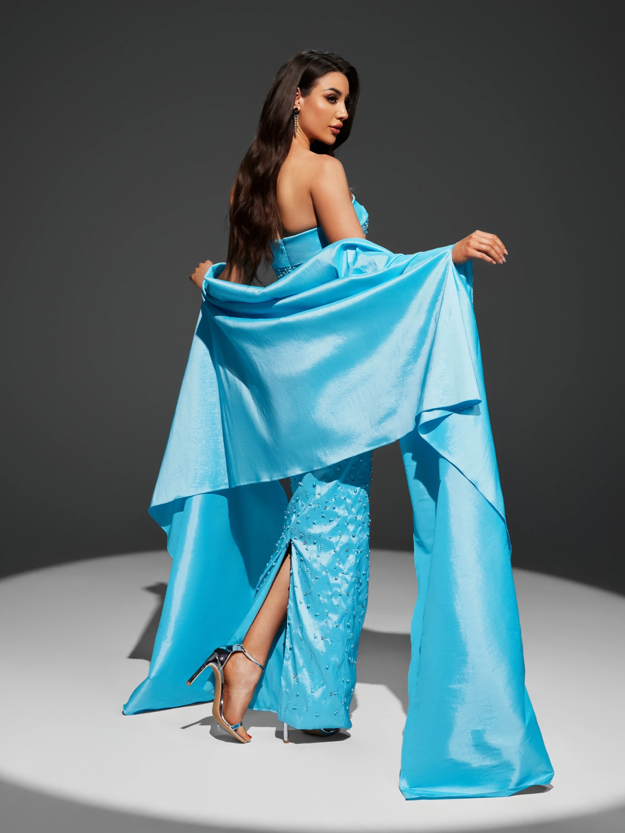 شاليمار تشانغ فساتين زرقاء للسيدات على شكل حرف A مصنوعة يدويًا حسب الطلب