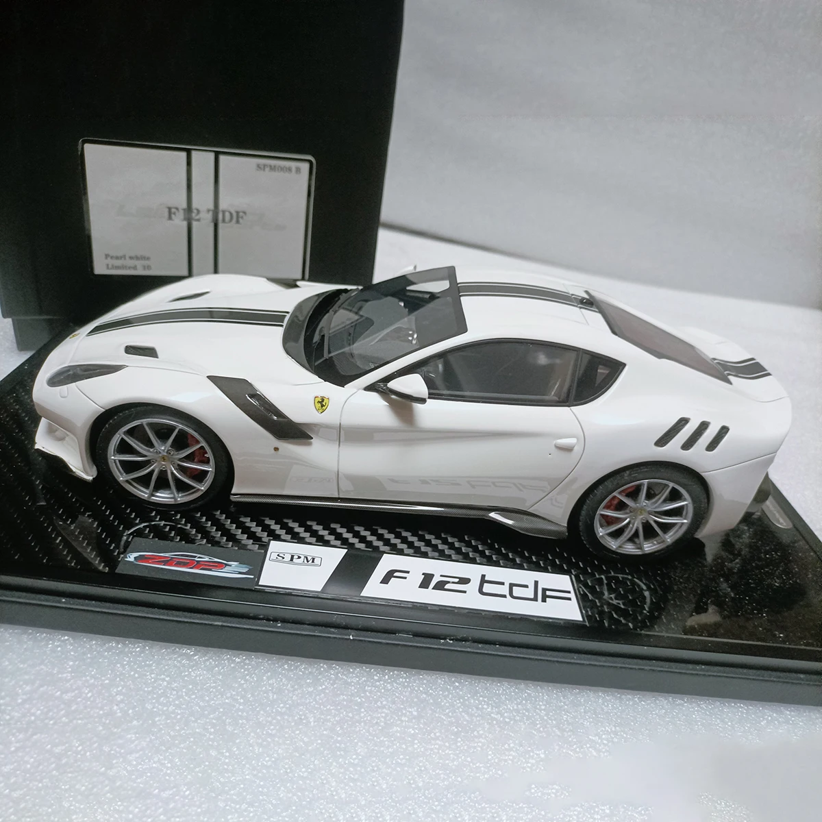SPM 1:18 Scale Resin White Ferrari F12 TDF Supercar Toys Cars Model Classics Nostalgia Adult Gifts Souvenir Static Display