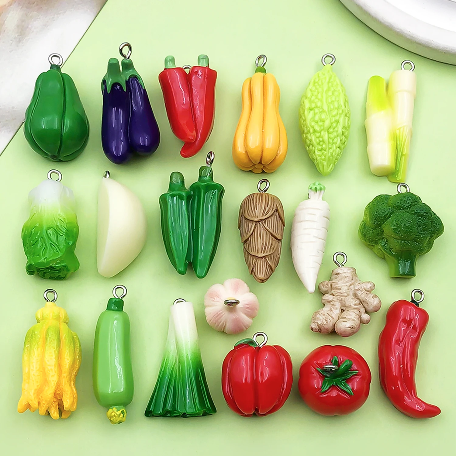 10/20 piezas de dijes de resina para verduras, colgantes de calabaza, tomate, pimienta, ajo, jengibre, berenjena para accesorios de fabricación de joyas DIY