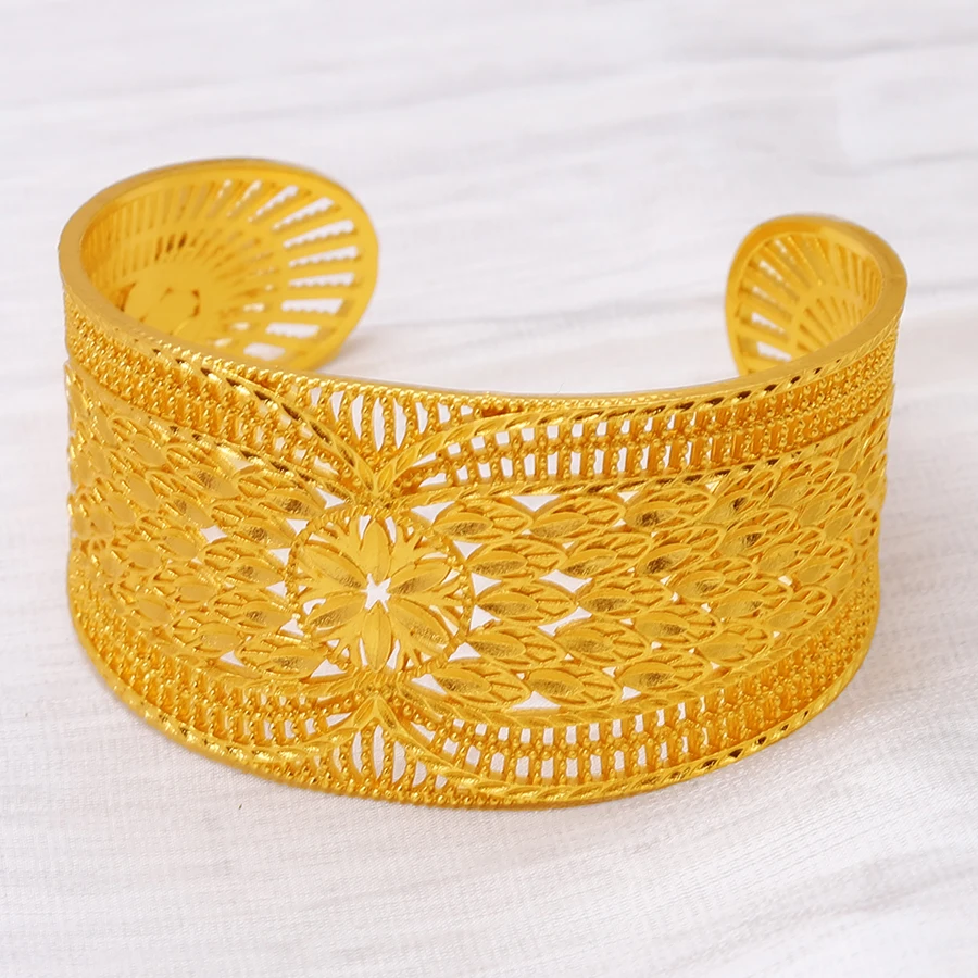 1PCS Middle East 24K gold-plated hollowed out moon shaped bracelets, Dubai, wedding gift for European and American women