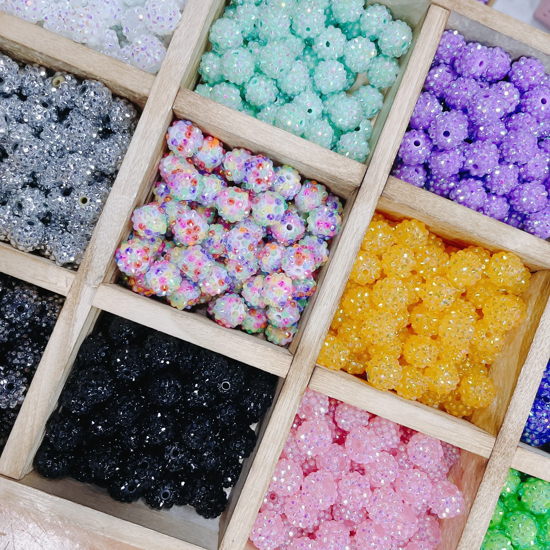 

Wholesale 100pcs 14mm Colorful Rhinestone Resin Ball Beads Fit Bubblegum Necklace Bracelet Earring Keychain Making Beading