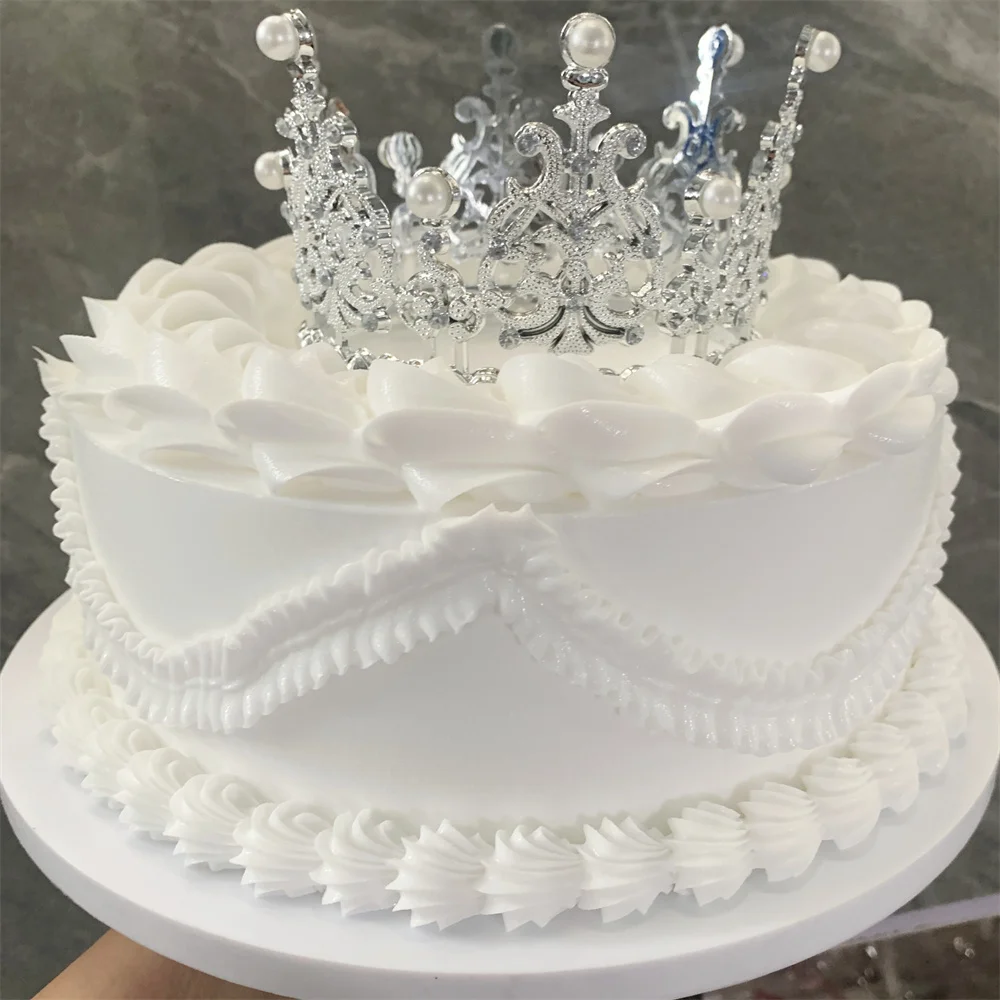 8-inch Koreaanse stijl bruiloft gazon ceremonie banket eenvoudige puur witte cake crème bies kroon model verjaardag schieten rekwisieten