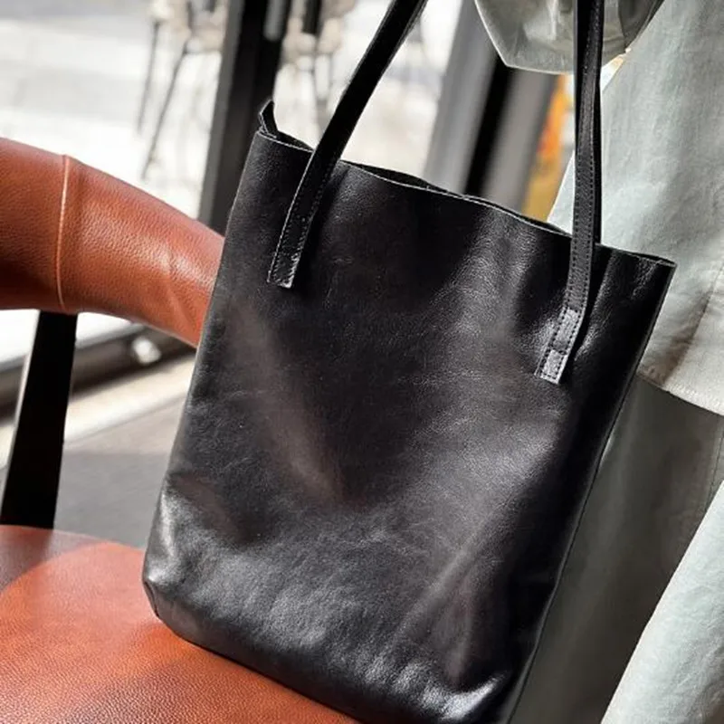 2024 new fashion shopping bag leisure leather Tote baotou layer cowhide single shoulder bucket bag