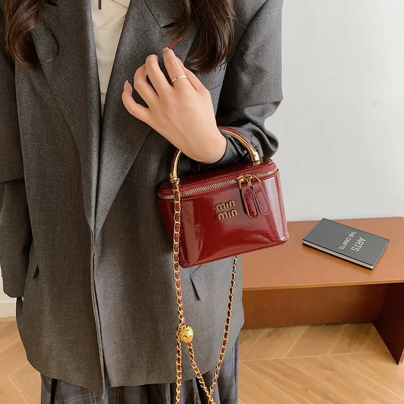 

2025 Chic Shoulder Bag, Convertible Crossbody Purse for Women, Contemporary Day to Night Carryall, Vegan Leather Tote