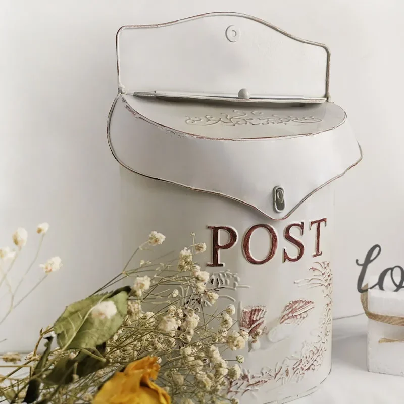 Outdoor Metal Mailbox Farmhouse Design Vintage Style Post Box for Leaving Message Wall Mounted Post Garden Decoration