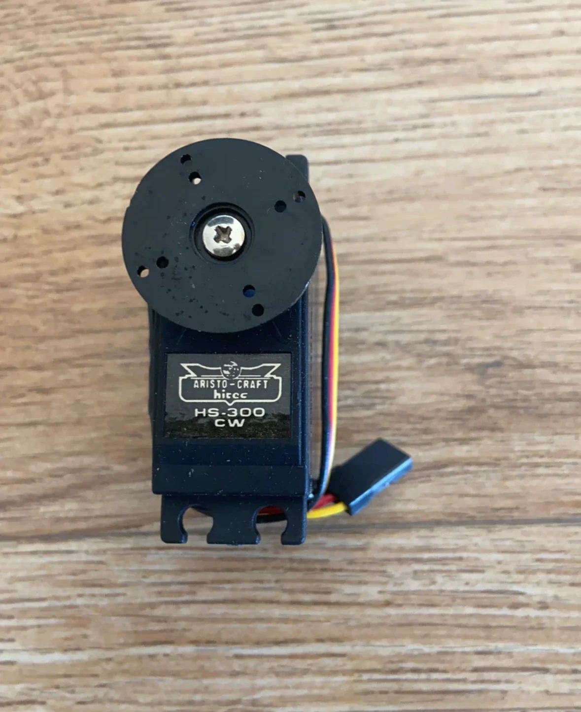 Hitec HS-300 Standard Size Servo rc Car Boat Plane Servo Servo Radio Gear 51.00 oz-in (3.67 kg-cm) 0.15 sec/60°