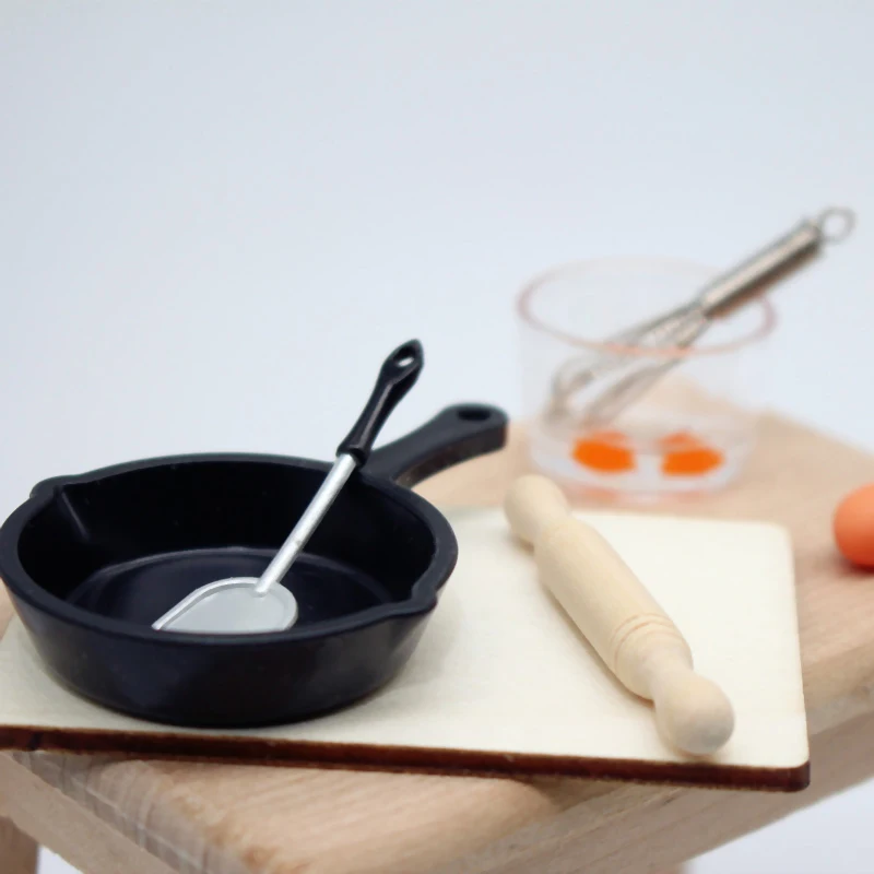 7 stks/set Poppenhuis Miniatuur Eikloppers Mini Simulatie Deegroller Koekenpan Eierklopper Speelgoed Poppenhuis Keuken Model Accessoire