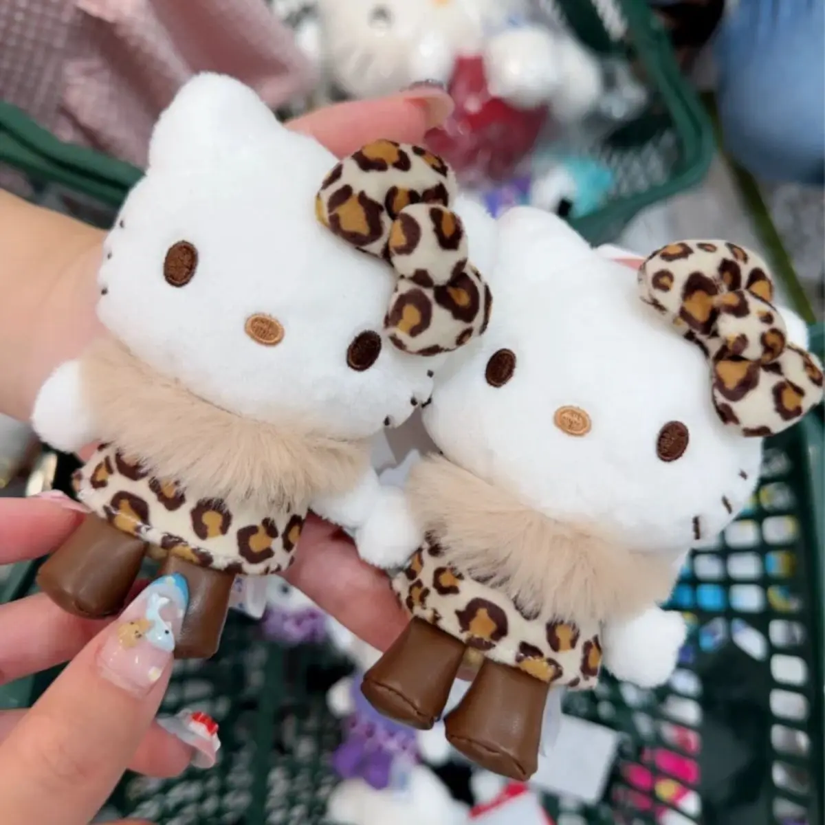 Porte-clés en peluche Hello Kitty, décoration de sac à dos exquise, imprimé léopard mignon, décoration suspendue, cadeau de noël