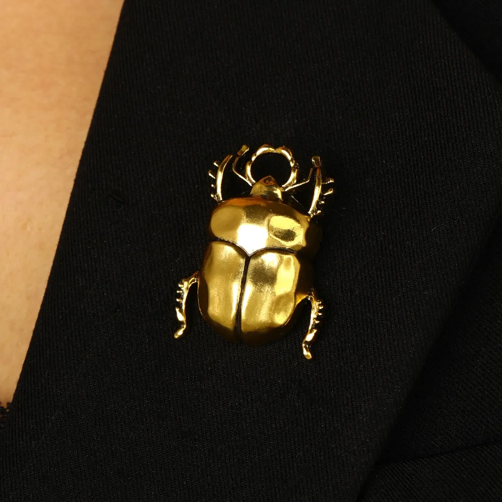 Punk Retro Metal Scarab Beetle Insect Brooches for Men Women Goth Personality Multi-function Suit Lapel Pin Decor Badge Jewelry