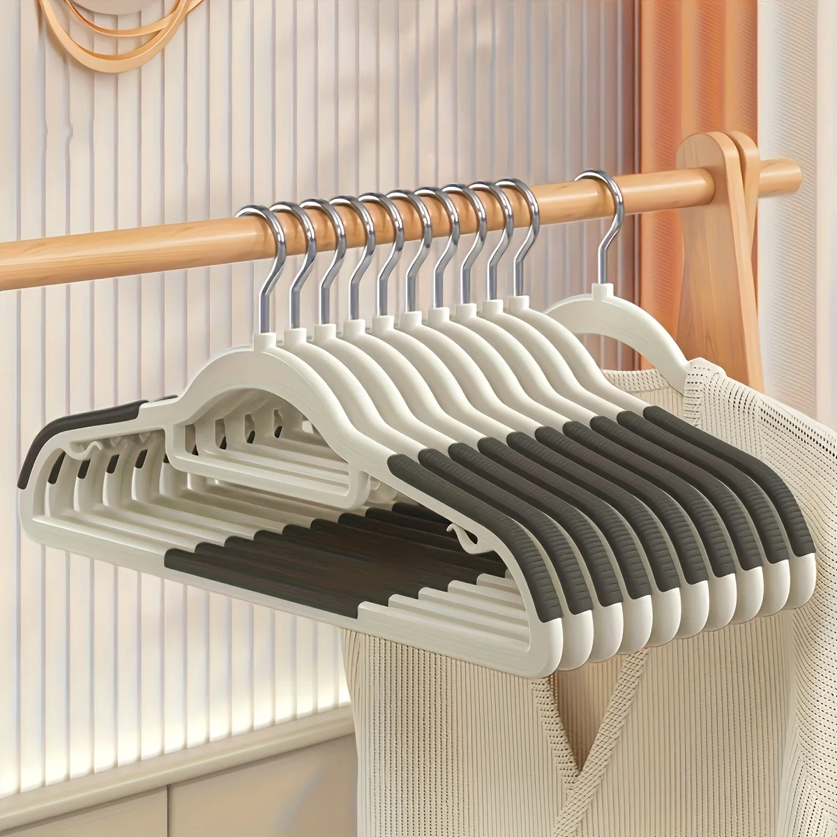 30-teiliges Set rutschfeste Kleiderbügel, robust und langlebig, drehbare Haken-Kleiderbügel, Wäscherei, Badezimmer und Schlafzimmer, Kleiderbügel, Organisation – Detail 13