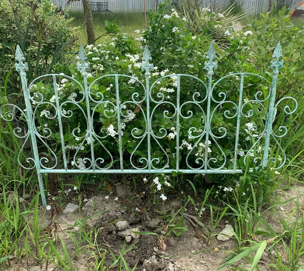 Timeless Elegance: Handcrafted Vintage Iron Garden Fence and Climbing Frame, 96W*64Hcm