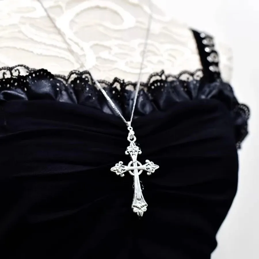 Thumbnail 3 - #5 Best Necklaces to Buy In 2026