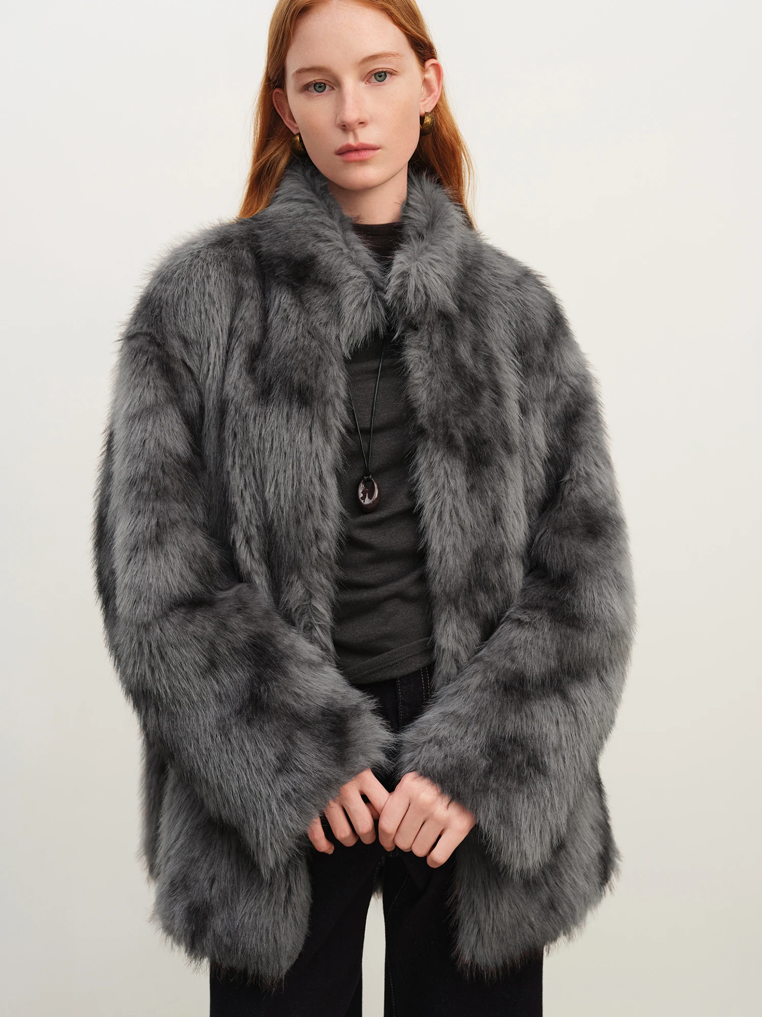 ZIQIAO 2025 الشتاء المرأة صغيرتي وهمية الرقبة قصيرة اليد مصبوغ فو الفراء معطف اقتصاص أفخم صديقة للبيئة سميكة تيدي سترة أنيقة