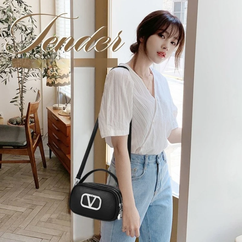 

Luxurious Sleek Shoulder Bag Underarm Crossbody Office Commuting 2025 New Model Exquisite Glamorous Timeless Elegant Stylish