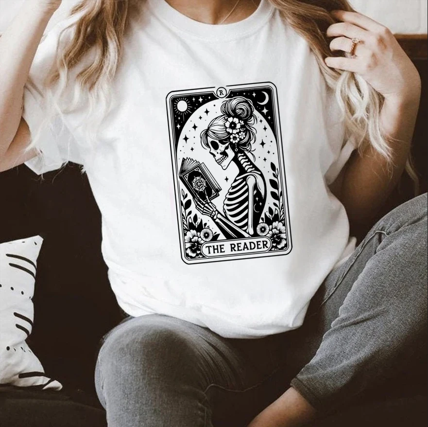 The Reader Tarot Card Graphic T-Shirt Vintage Fashion Women's Cute Aesthetic Casual Printed Tee Hipsters Witch Shirt