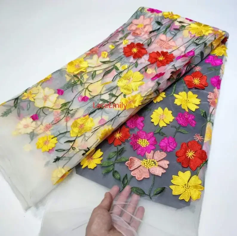 Tessuto di pizzo ricamato con fiori 3D colorati di alta qualità Tessuto floreale in tulle per abito da ragazza Abito da ballo Abito da sposa 5 metri