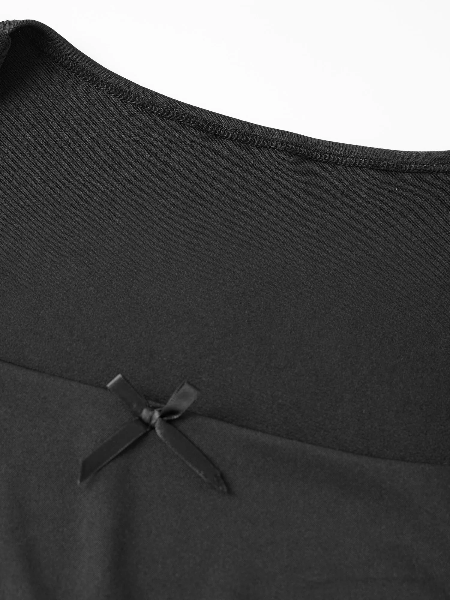 ملابس كاجوال مكونة من قطعتين للنساء، بلوزة أنيقة برقبة مربعة وأكمام طويلة وسروال قصير بخصر مطاطي بلون سادة