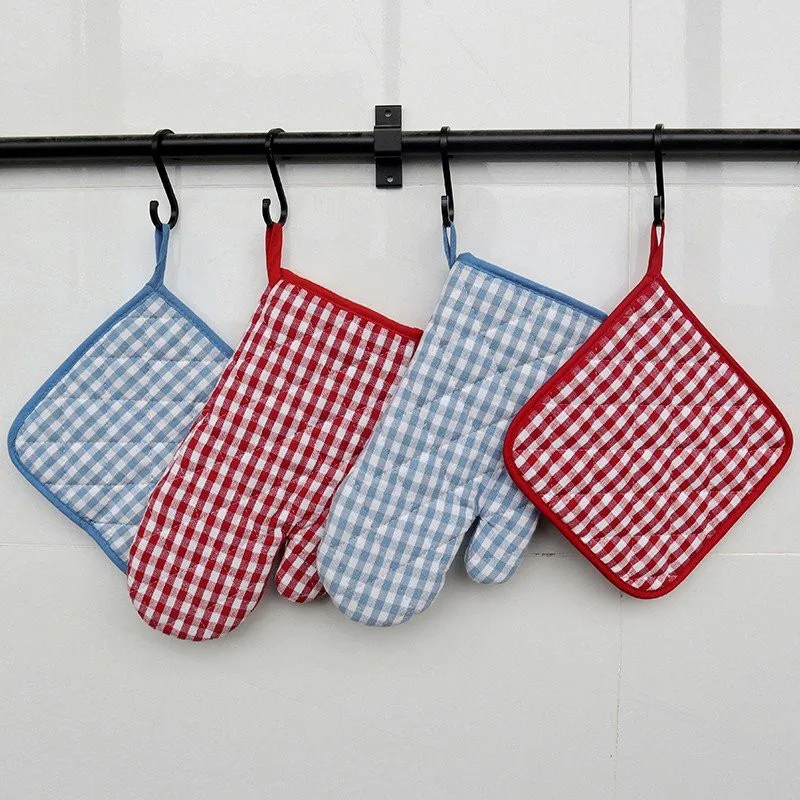 

1Pc Classic Plaid Cotton Heat Resistant Home Kitchen Baking Tool Microwave Glove Insulation Holder Pad Table Mat