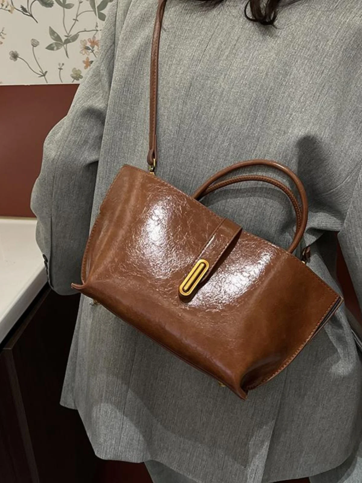 

Ретро-сумка через плечо для женщин, большая вместительная повседневная сумка-тоут для поездок на работу, осенне-зимняя, универсальная, простая и стильная