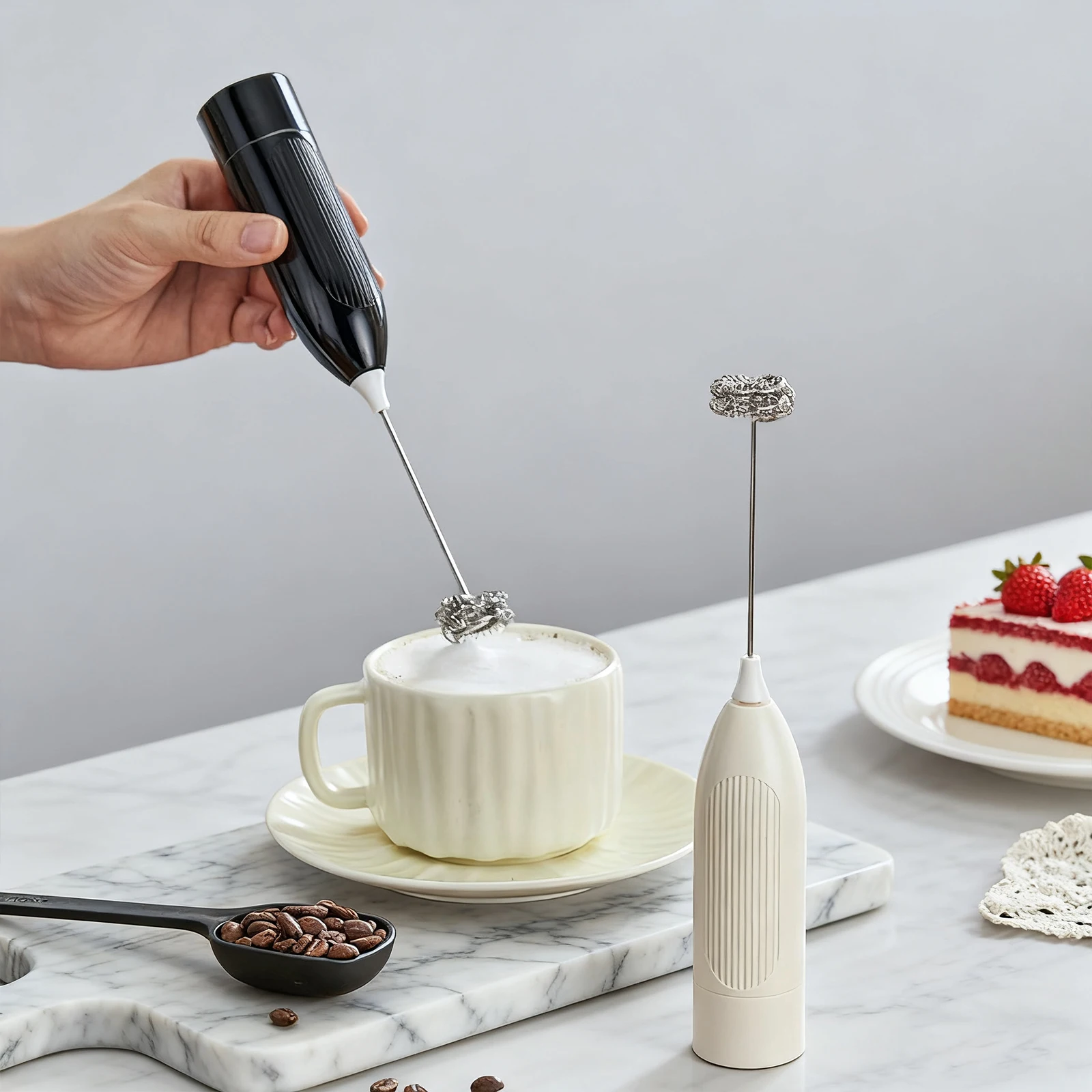 أداة خلط المطبخ الصغيرة المحمولة لصانع رغوة الحليب والقهوة، اختيار هدية ممتاز لحفلات الانتقال لمنزل جديد