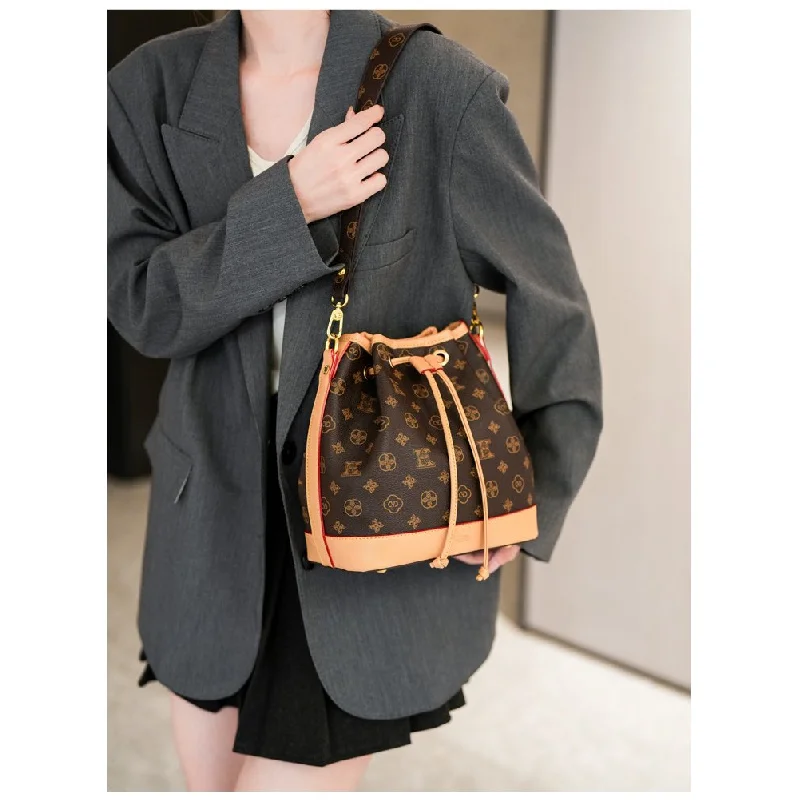 กระเป๋าโท้ทหนังแท้สุดคลาสสิกสำหรับผู้หญิง แบรนด์หรู ดีไซเนอร์ชื่อดัง ดีไซน์หรูหรา สะพายข้างได้ ซับในอย่างดี สไตล์วินเทจ เหมาะสำหรับใช้ในชีวิตประจำวัน ​