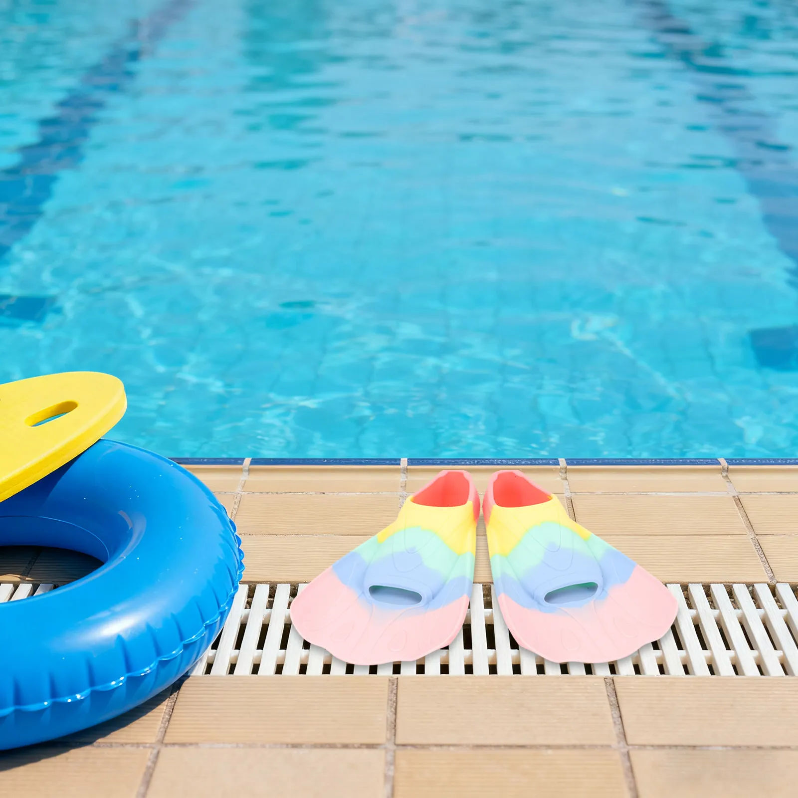 1pair-vibrant-color-lightweight-compact-design-flexible-barefoot-compatible-snorkeling-fins-for-pool-sea
