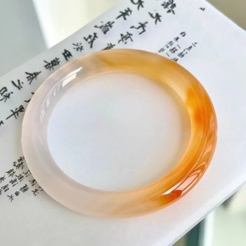 

Ice-type Playful Chalcedony Bracelet, Suitable for Daily Wear and Women's Jade Bracelet