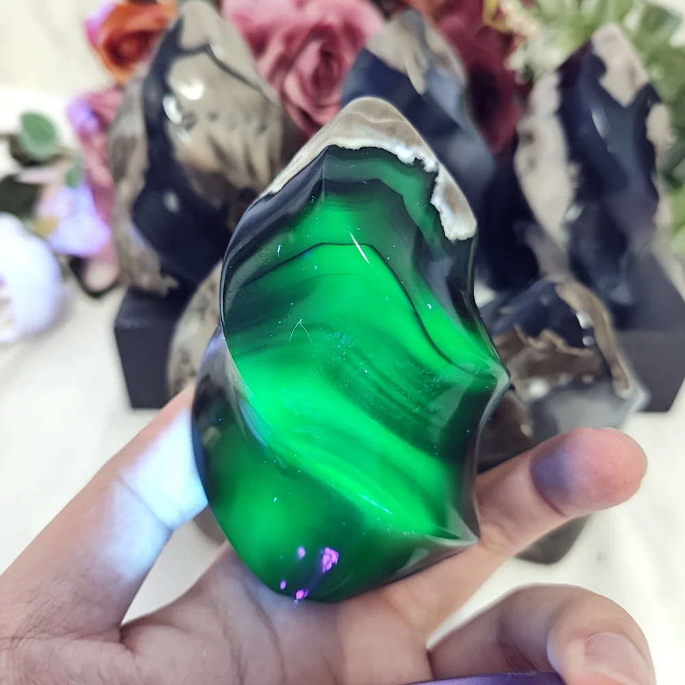 

1pc Volcanic Agate Flame, Amazing UV Reaction, Ideal for Home Decor & Unique Holidays Gift, Crystal Collectors, Desk Accessory