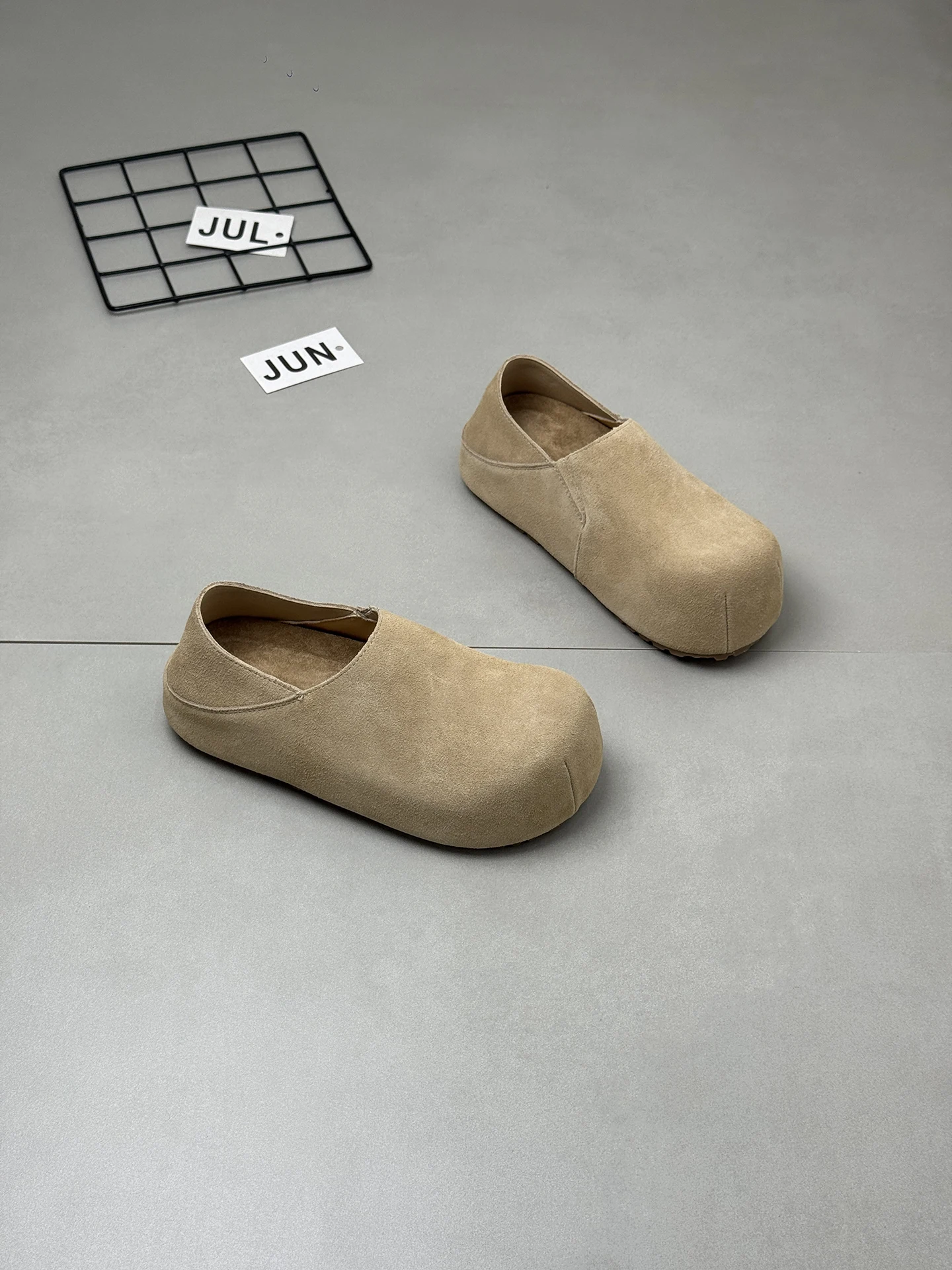 mules-a-enfiler-pour-femme-en-cuir-mat-retro-rehaussantes-style-romain-bout-rond-polyvalentes-printemps-2026