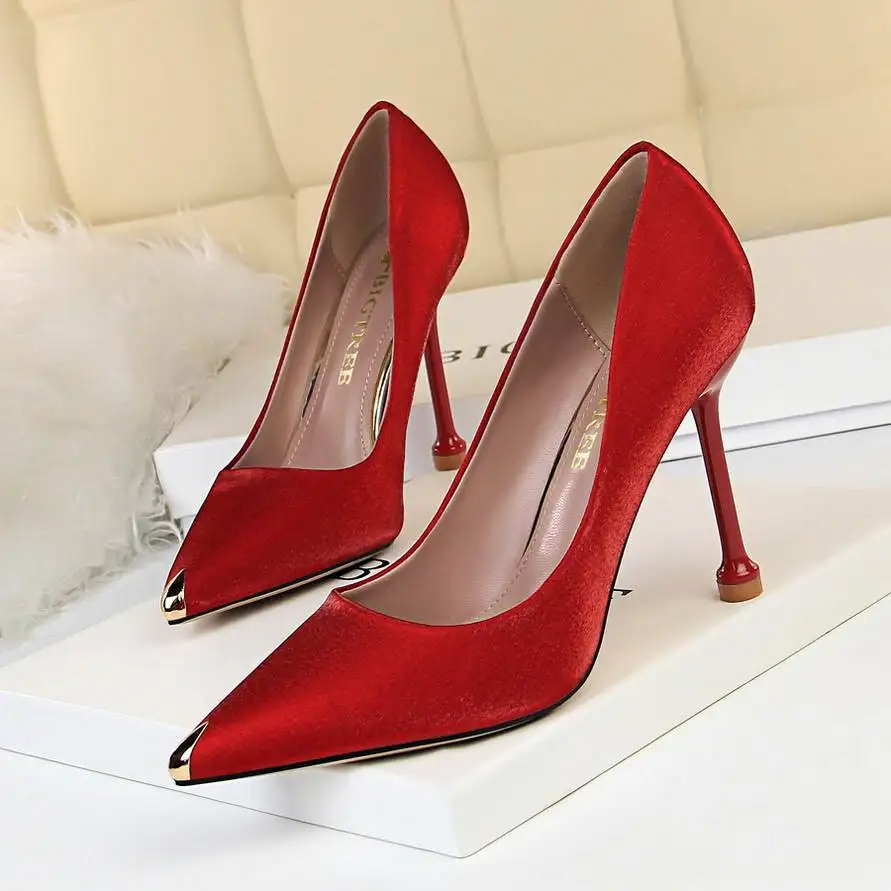 

Slimming Metal Satin High Heels Fashionable Party Shoes Thin Heel Sexy Low Cut Single Shoes Comfortable Breathable Sporty