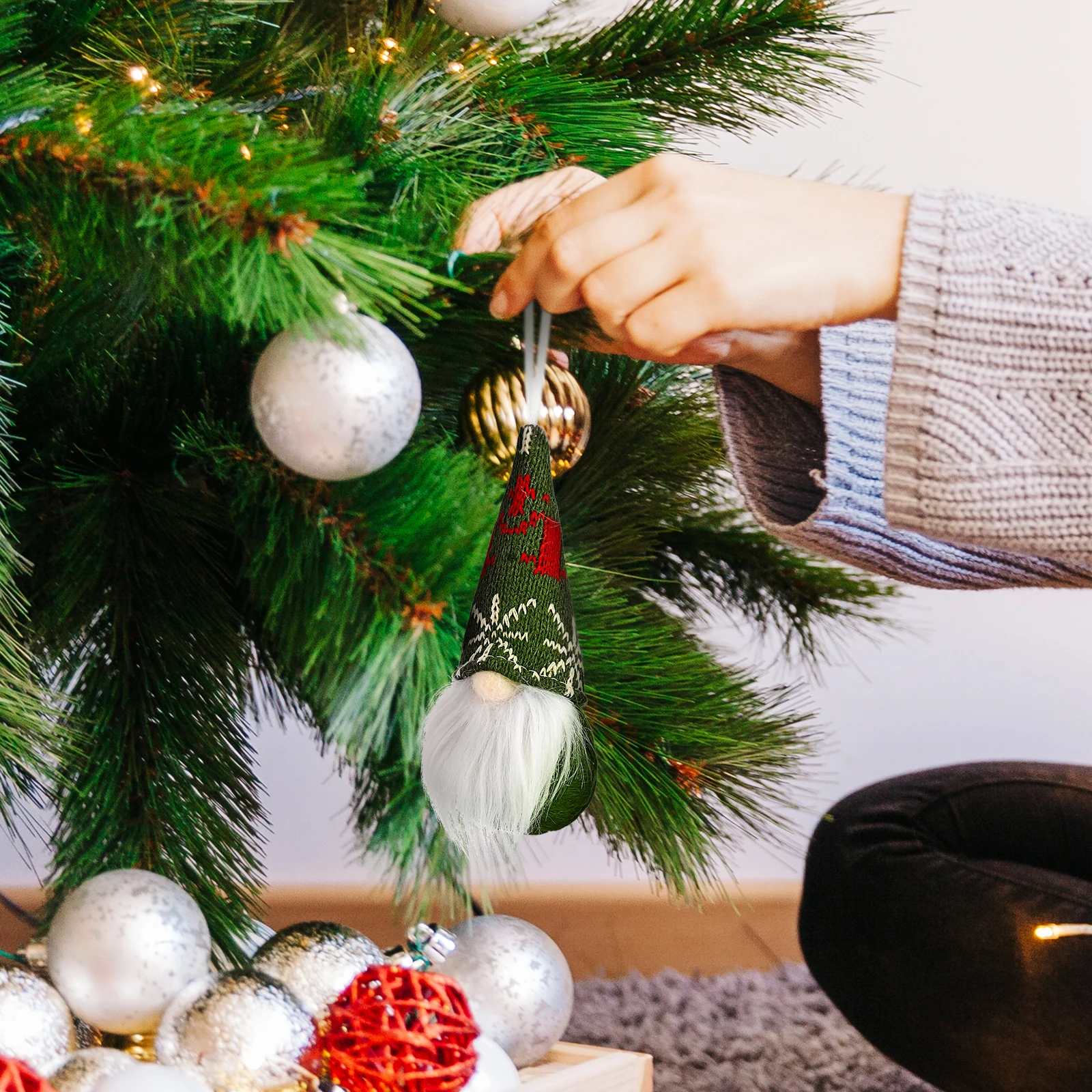 

6Pcs Christmas Gnome Decorations Soft Stuffed Hanging Ornaments for Tree Centerpiece Xmas Home Decor Christmas Gnome Decorations