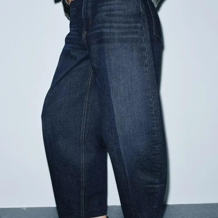 กางเกงยีนส์เอวสูงทรงบุตต์สำหรับผู้หญิง แฟชั่นใหม่ ฤดูใบไม้ร่วง ฤดูหนาว ZR สไตล์ลำลอง ทรงขาตรง ผลิตจากเส้นใยโพลีเอสเตอร์ เหมาะสำหรับใส่ไปทำงาน