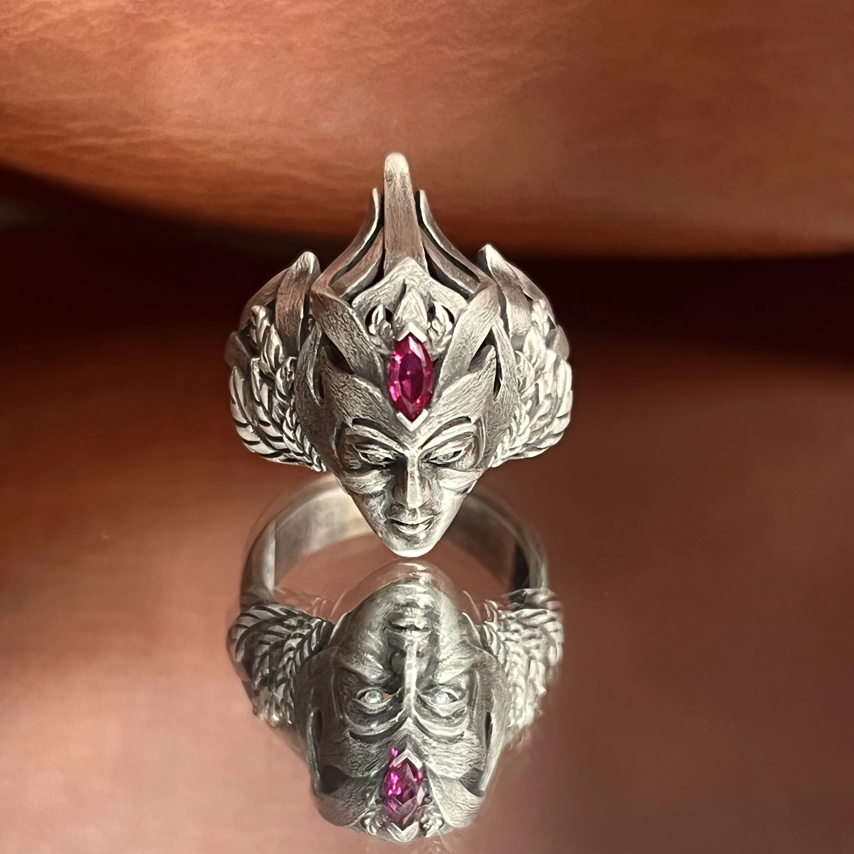 Drahtziehverfahren aus S925-Silber, eingelegter Medusa-Ring im Vintage- und Retro-Stil