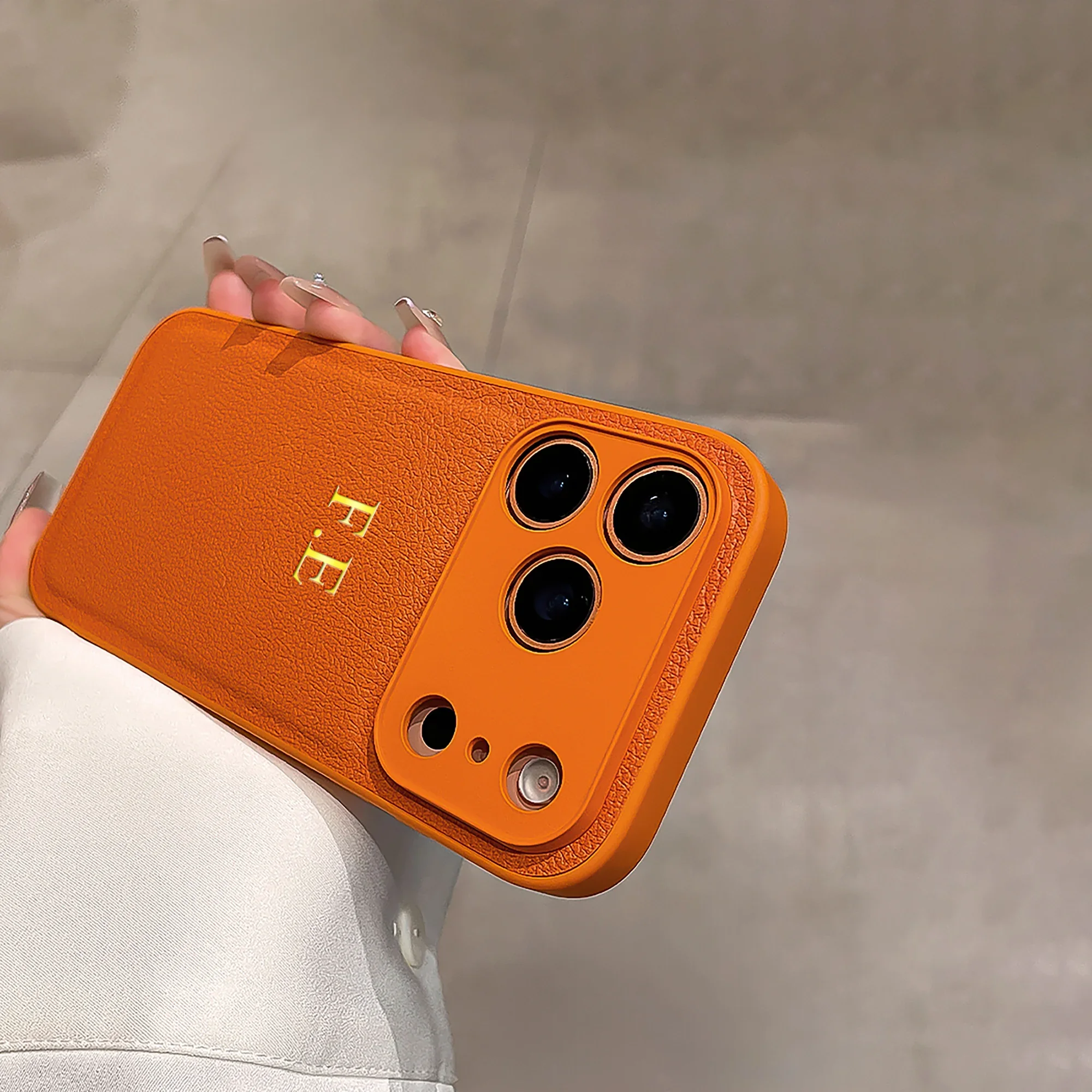 Personalisierte Gold-Silber Initialen Leder PU Soft Case für iPhone 14 13 12 15 16 17 Pro Max 17 Air 15 16 Plus Luxus-Hülle