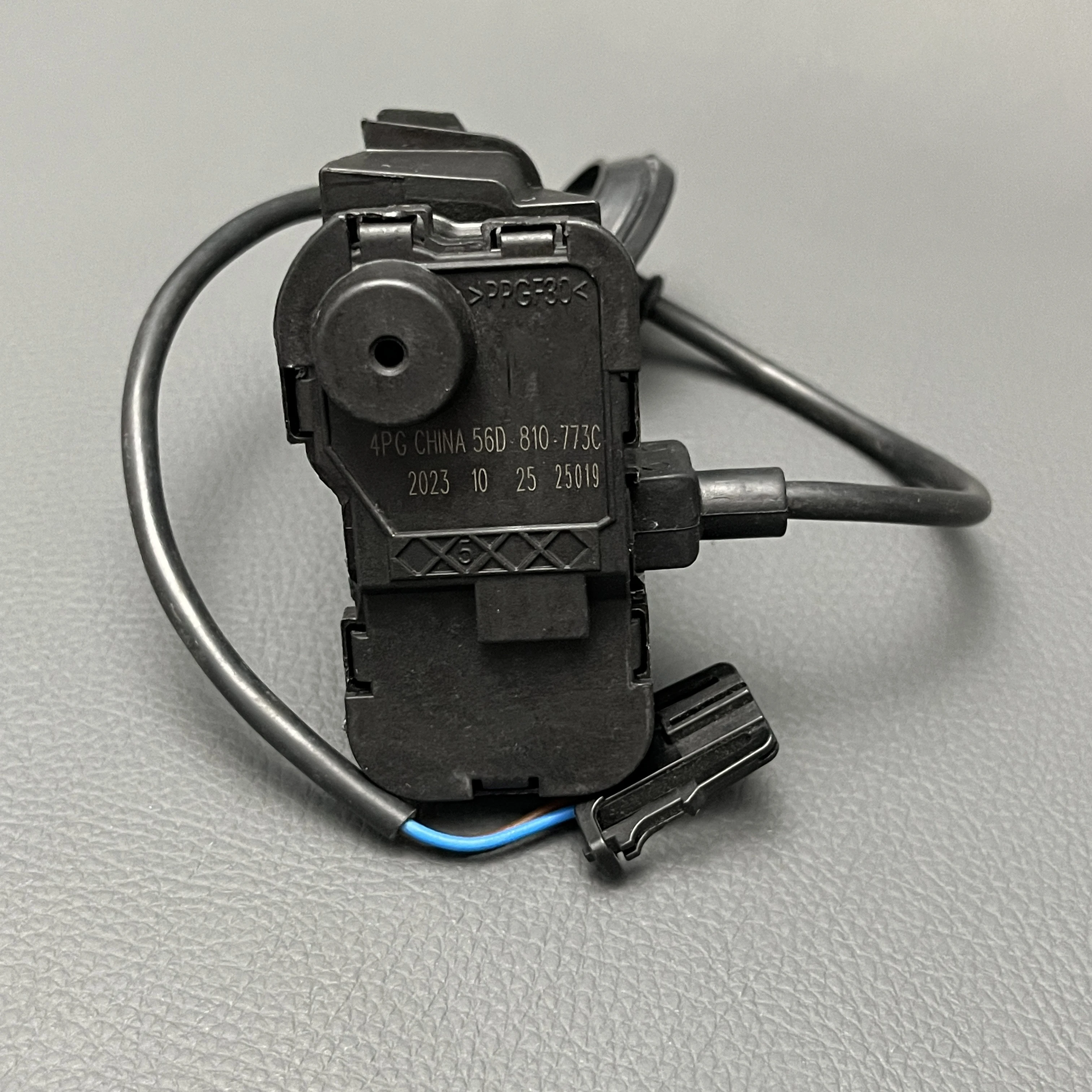 56D810773A OEM Fuel Box Filler Door Control Motor 56D810773C