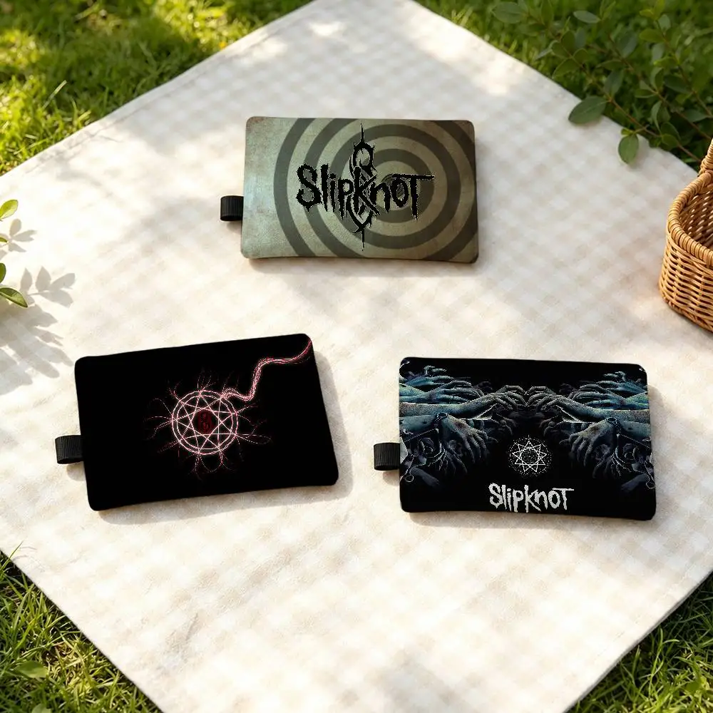Band S-Slipknot Zippered Coin Purse With Detachable Carabiner – Mini Coin And Key Pouch