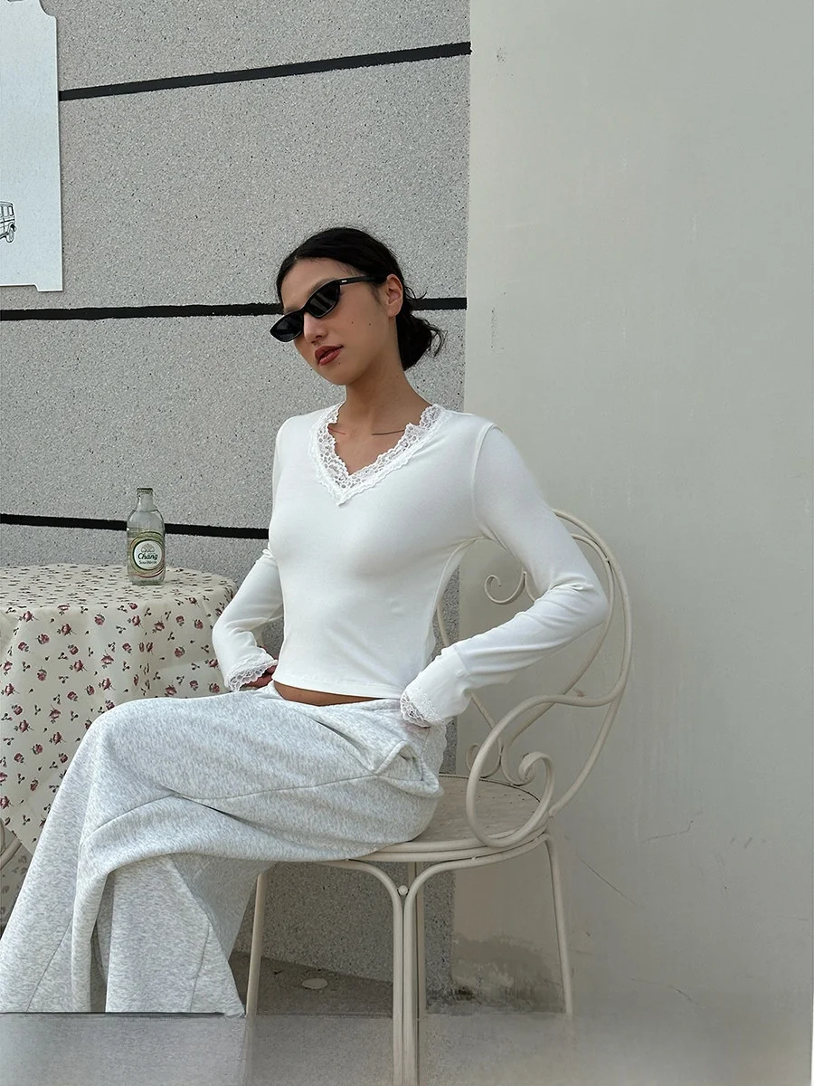 Gogo Burn White Lace Trim V-Neck Long Sleeve T-Shirt Women's Slim Fit Fashionable Shoulder Top Spring Autumn New Style