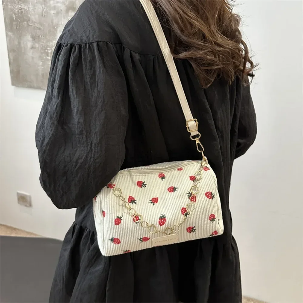 

Fashion Niche Pillow Bag Casual Versatile Commuter Underarm Bag New Corduroy Small Fresh Strawberry Crossbody Bag Chain Сумка