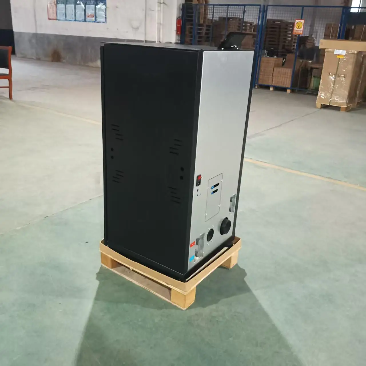 24KW High Power Pellet Water Boiler Automatic Remote Control for Villa House Radiator Central Heating Wood Pellet Stove