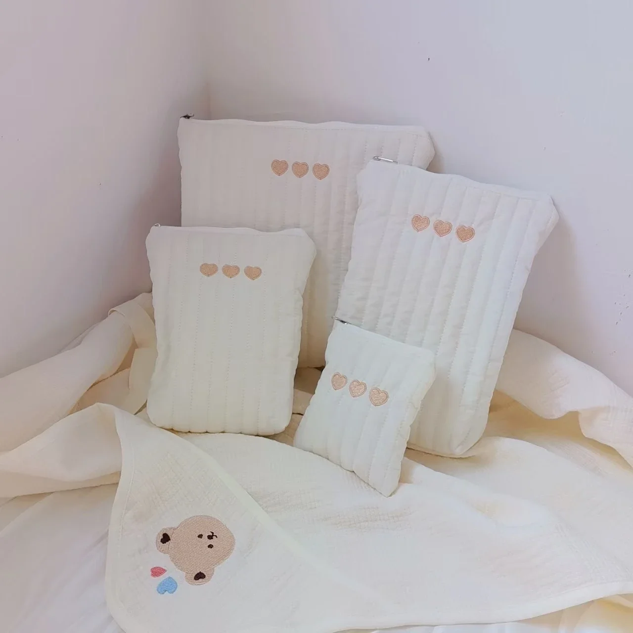 

4pc/pcak Love Embroidery Baby Diaper Bag Mommy Handbags Multifunctional Baby Items Organizer Cotton Diaper Nappy Storage Bags