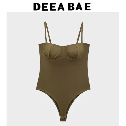 חליפות & רומפרס