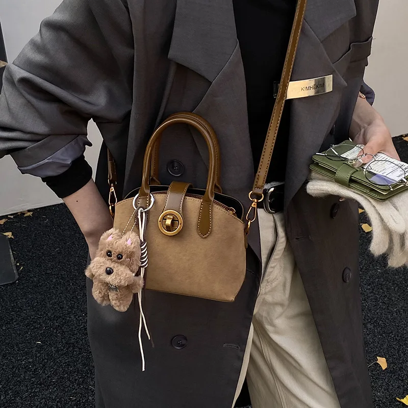 

2025 A/W French Retro Handheld Purse for Women, Small Top Handle Crossbody Bag, Niche Commuter Shoulder Bag