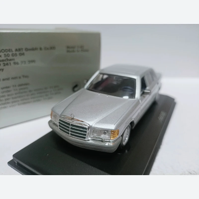 Minichamps 1/43 560SEL 1992 Berlina a quattro porte Modello di auto in lega Classici Regalo souvenir per adulti Display statico