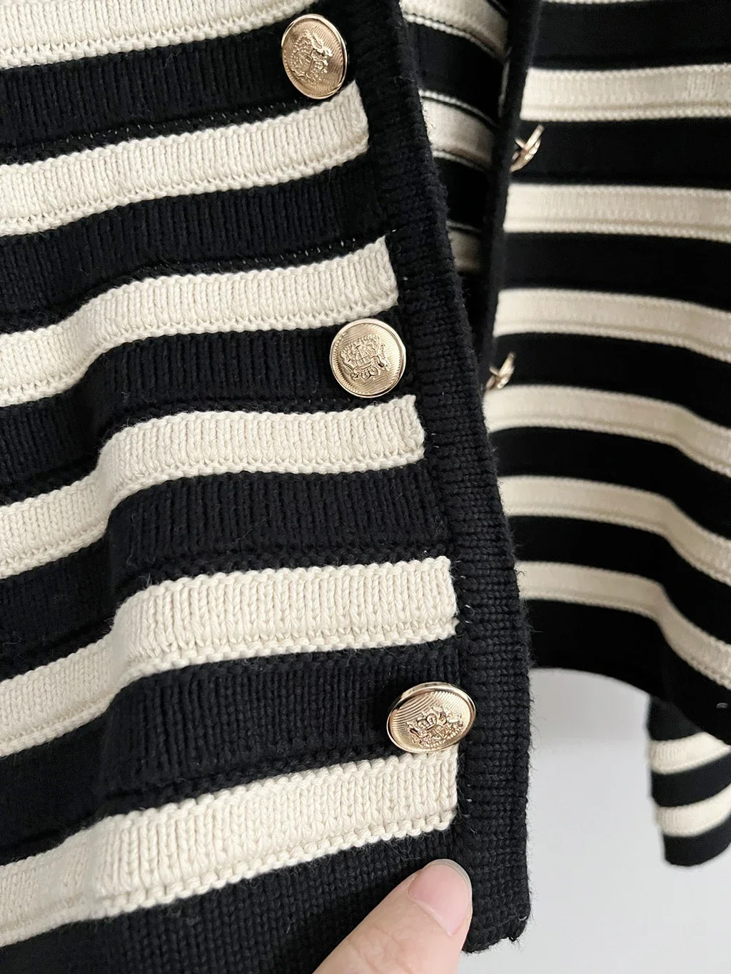 2025 New Fashion Spring Autumn Striped Knitted Sweater Slim Simple Casual Versatile Cardigans Coat Female Tops Chic